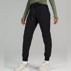 Dance Studio Mid-Rise Jogger Black 4